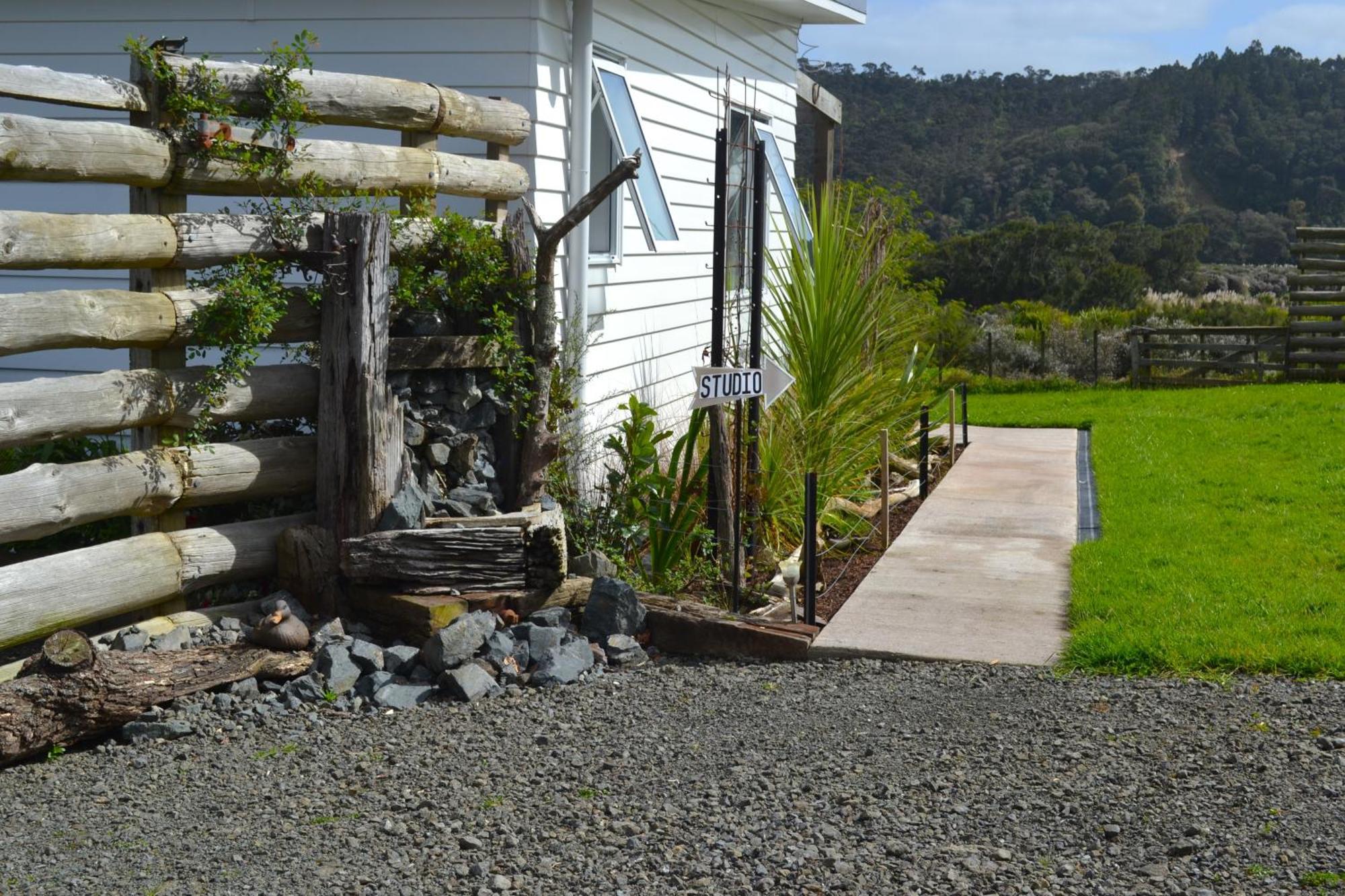 Manuka Views - Close To Thermal Hot Pools Kaukapakapa Exterior photo